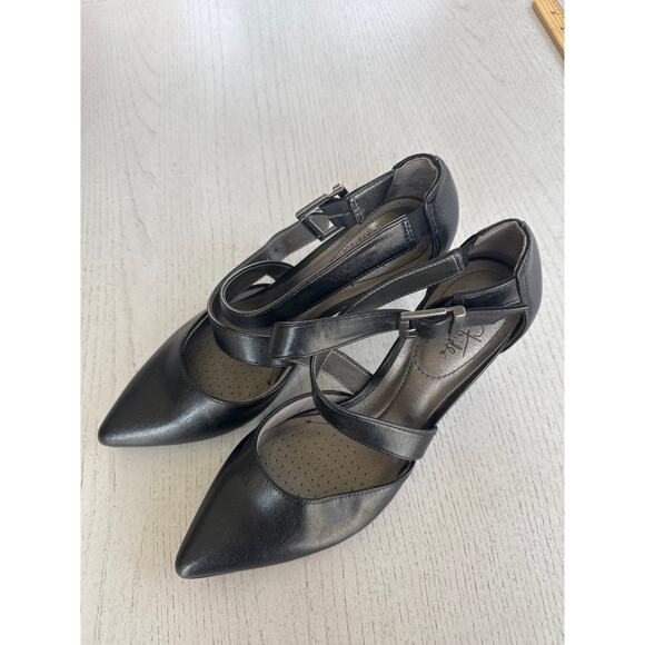 LifeStride Black Everyday Heels Strappy Quiet Luxury Old Money (A) - Picture 2 of 5